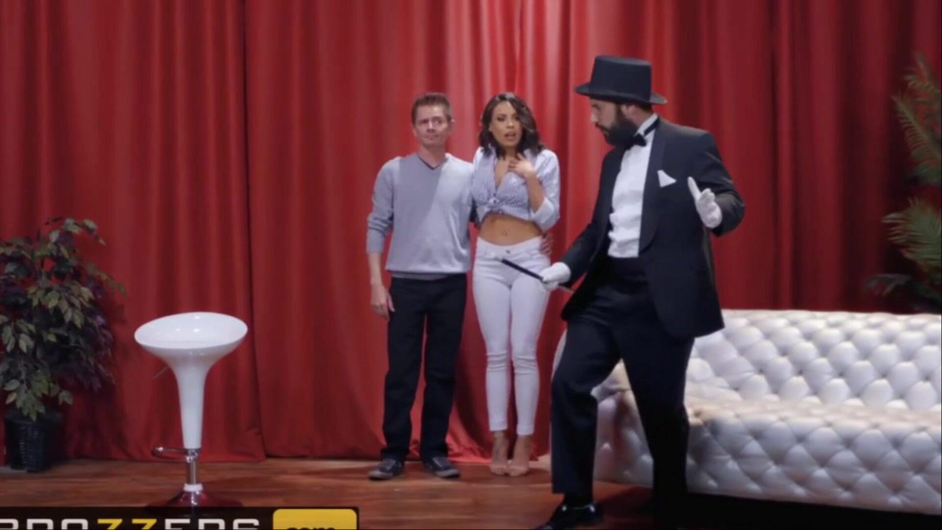 Diese Hausfrau Luna Star kopuliert die Zauberer - Brazzers