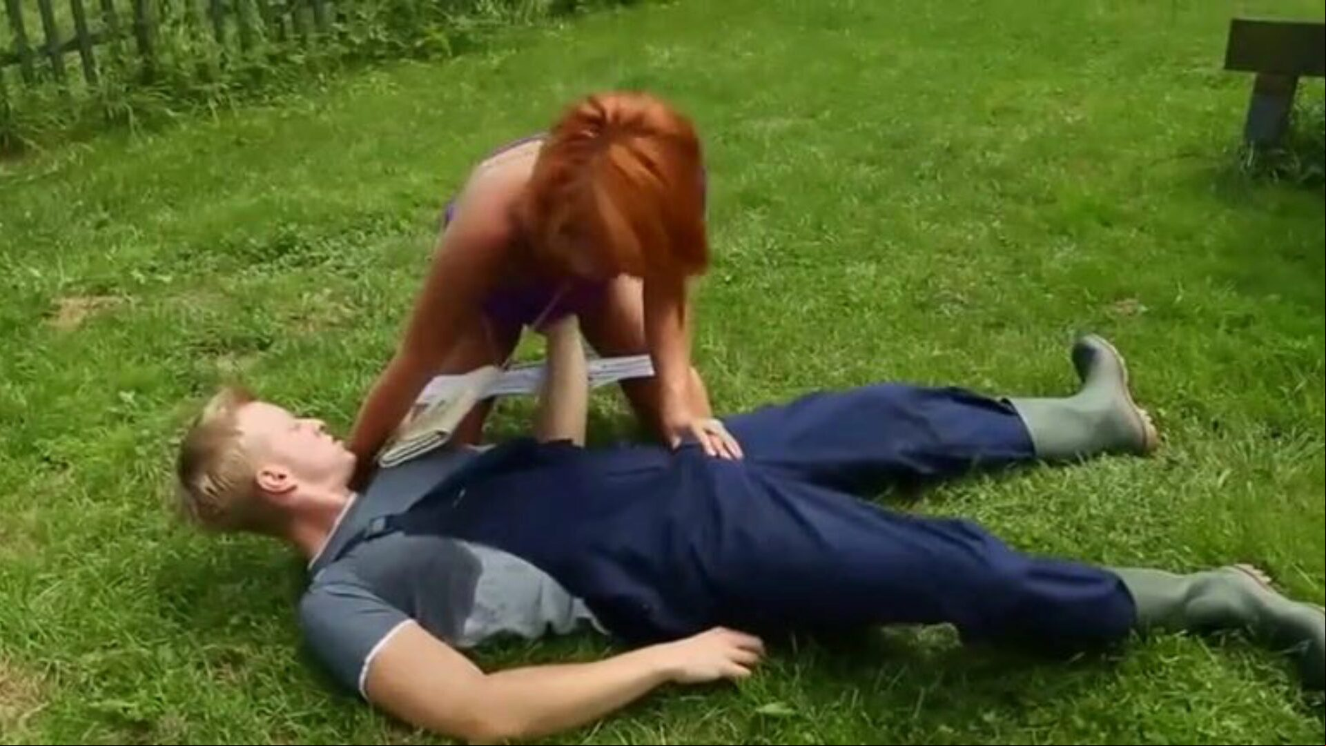 Wench pisses while railing dong Whore voids urine during the time that railing 10-Pounder and acquires goldenshower in high definition